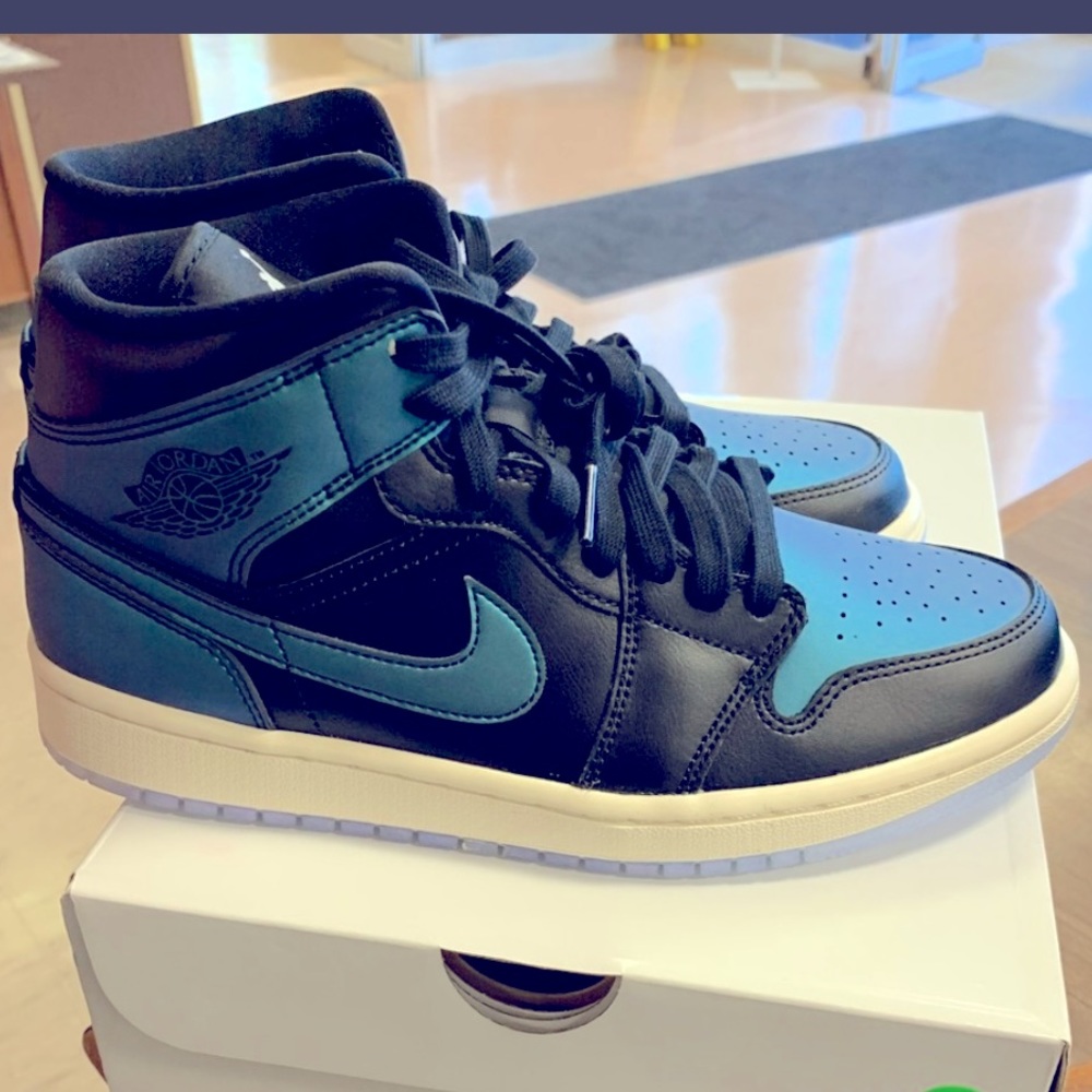 Air Jordan 1 Iridescent Blue and Black